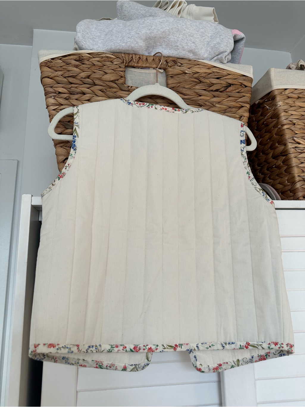 Loeffler Randall Light Cream Floral-Trim Quilted Vest - Unknown Brand — image 4 of 4